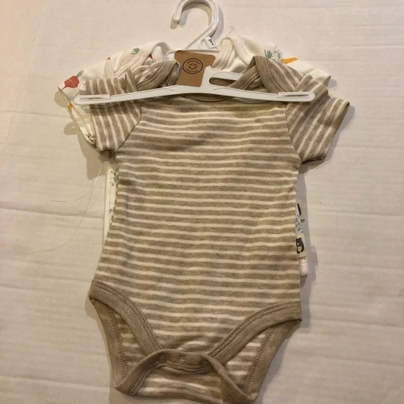 Baby boy clothes size 0-3 - Picture 1 of 2